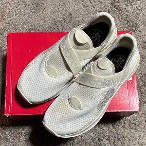 New Balance Fresh Foam Roav Slip-On Sneakers